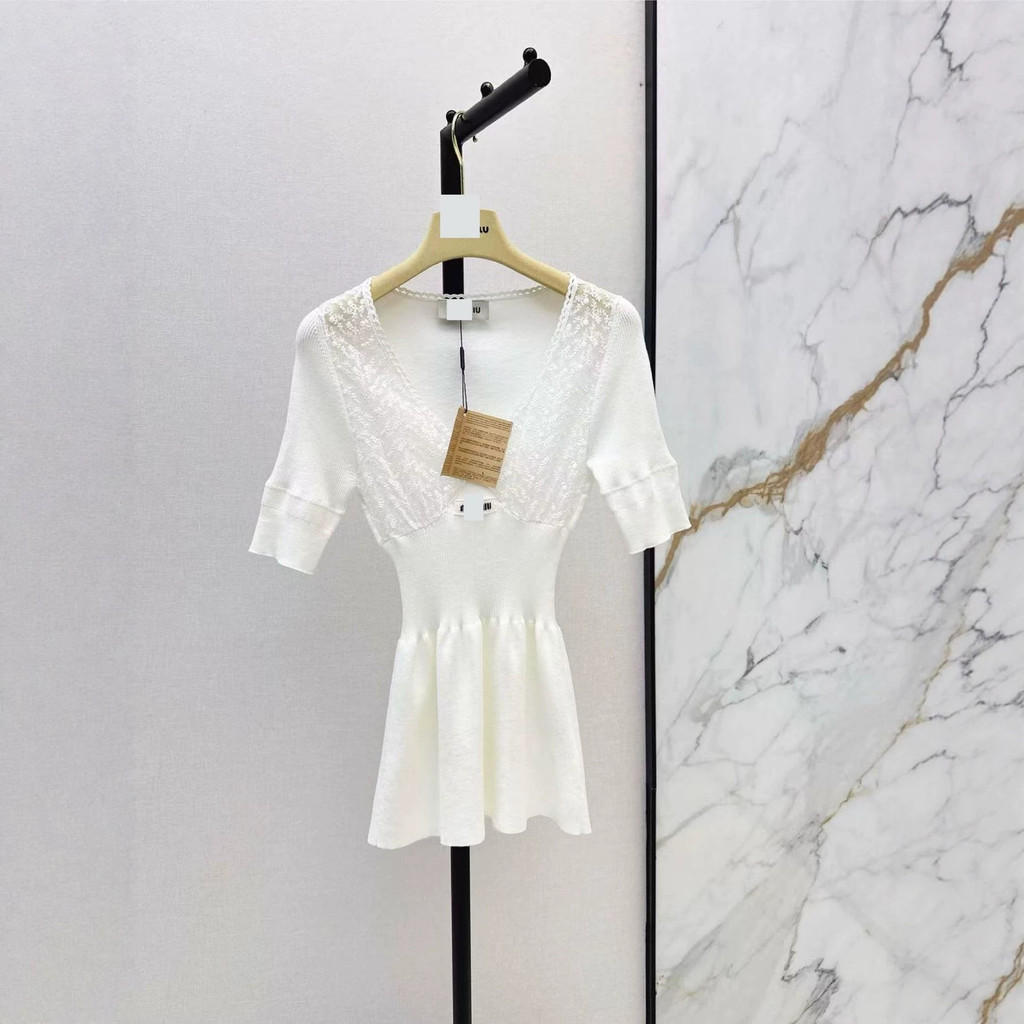 IQ2L MIUMIU เสื้อเย็บลูกไม้สีขาวสําหรับต้นฤดูใบไม้ร่วง