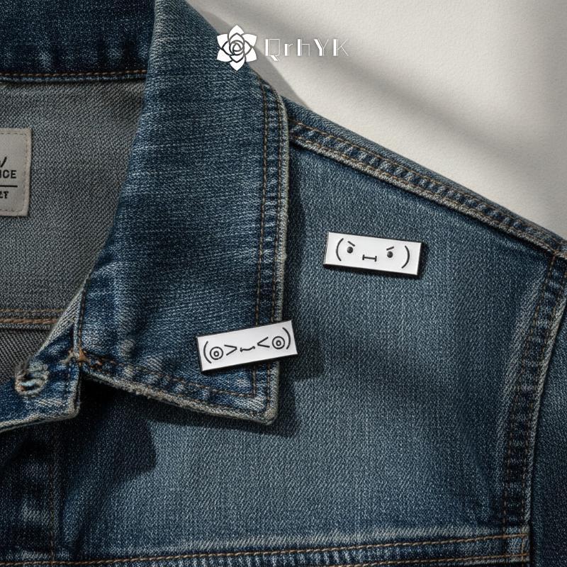 QrhYK 4 ชิ้นความงาม Kaomoji เคลือบ Pins น่ารัก Emoticon Face เข็มกลัด Premium Mood Expression Badges