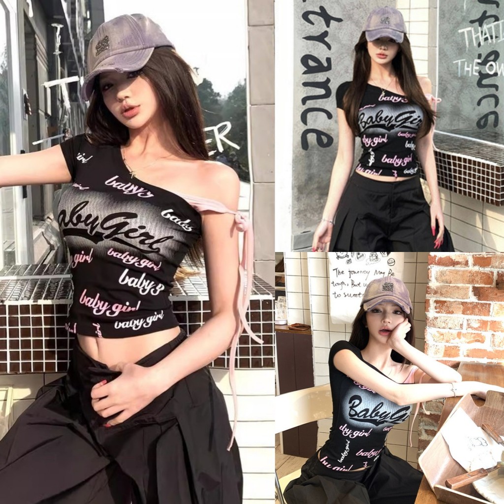 🎀#เสื้อเปิดไหล่ แขนสั้น สกีนตัวอักษร เข้ารูป เสื้อยืด สไตล์สตรีท ผ้านิ่ม ใส่สบาย แฟชั่น