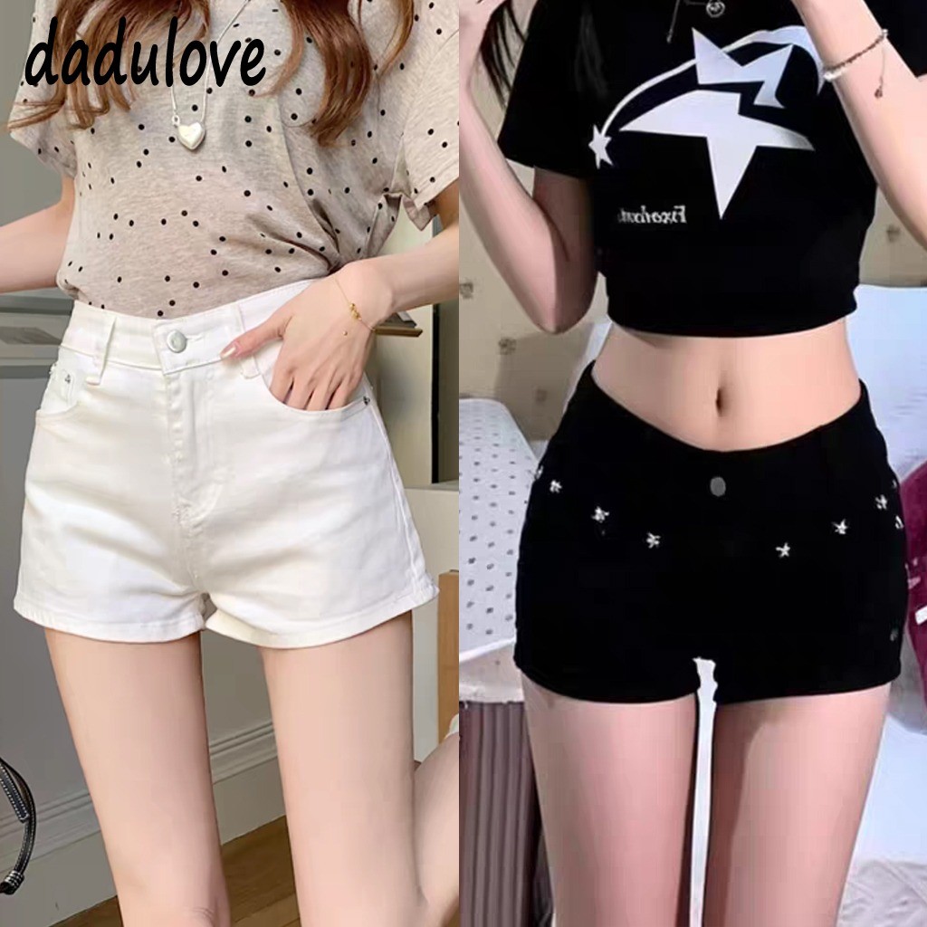 DaduLove กางเกงขาสั้นยีนส์ผู้หญิง เอวสูง สีดำ ปักลายหัวโครงกระดูก สไตล์วินเทจเกาหลี มีไซส์ใหญ่ ทรงเข้ารูป ใส่สบาย เหมาะฤดูร้อน มีให้เลือกสีขาวและสีดำ