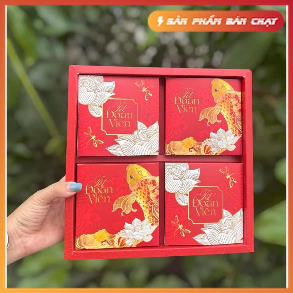 RETAIL 4-CAKE CARP REUNION MOONCAKE BOX – BOX (CAKE NOT INCLUDED)