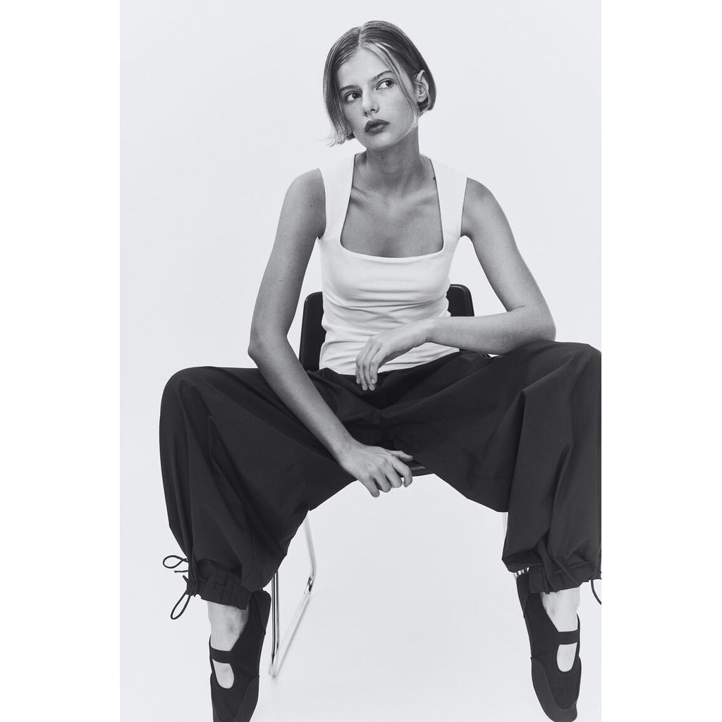 H&M توب نسائي بياقة مربعة — صورة 4