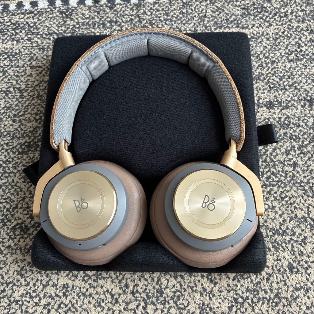 Bang & Olufsen H9 3rd Generation /【Used from Japan】