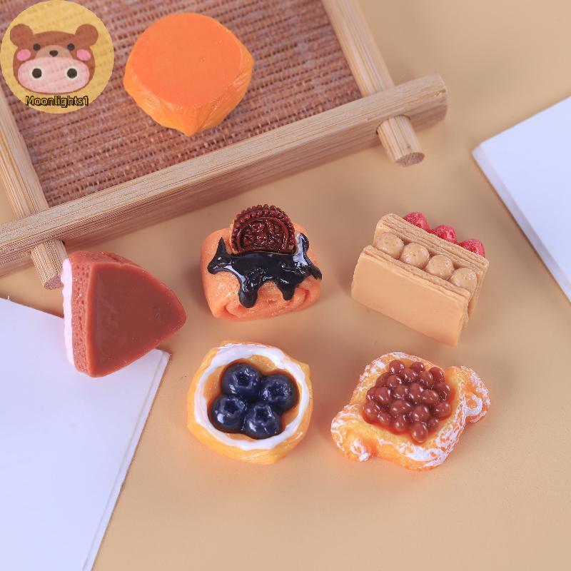 Moonlights1 5 ชิ้น 1/12 ตุ๊กตาจําลองเค้กขนมปังชุด Dollhouse Miniature ครัวขนมอาหารตกแต่งตุ๊กตา House