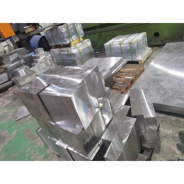 LD 440C CR12MOV แม่พิมพ์เหล็ก SKD61 NAK80 718H 4CR13 S136 H13 SKD11