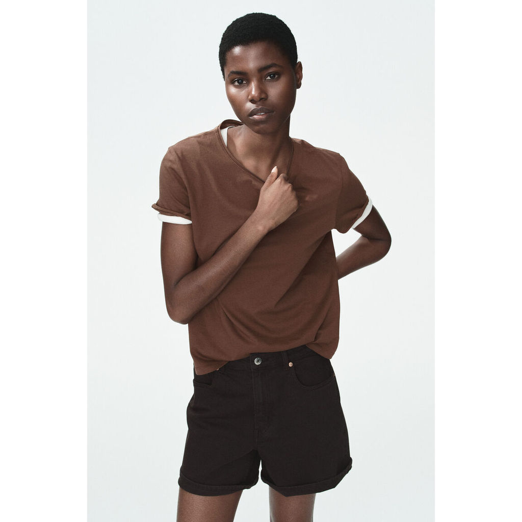H&M تيشيرت نسائي بحافة ملفوفة — صورة 6