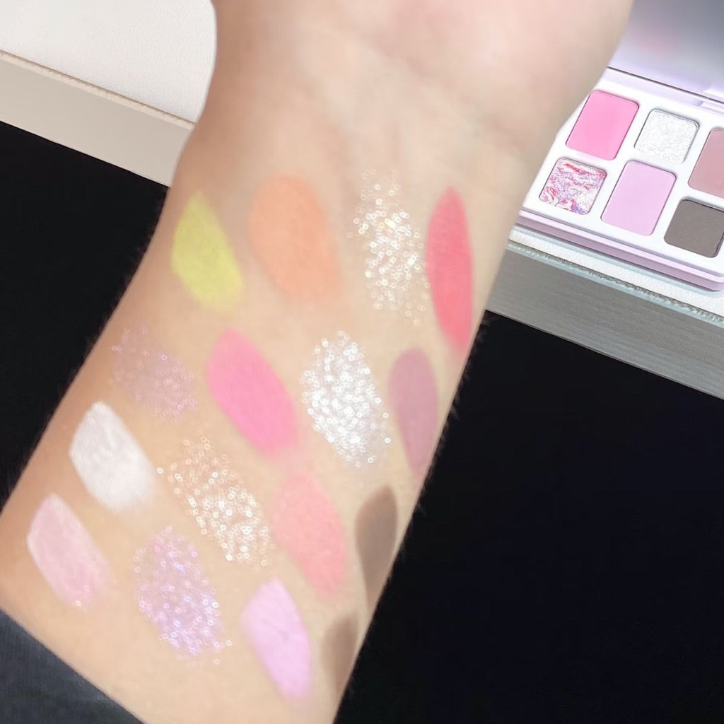 2026 สินค้าใหม่ [Qianyan Official Eyeshadow Daily 16 Light Makeup Earth Makeup Stealing Heart Prefer