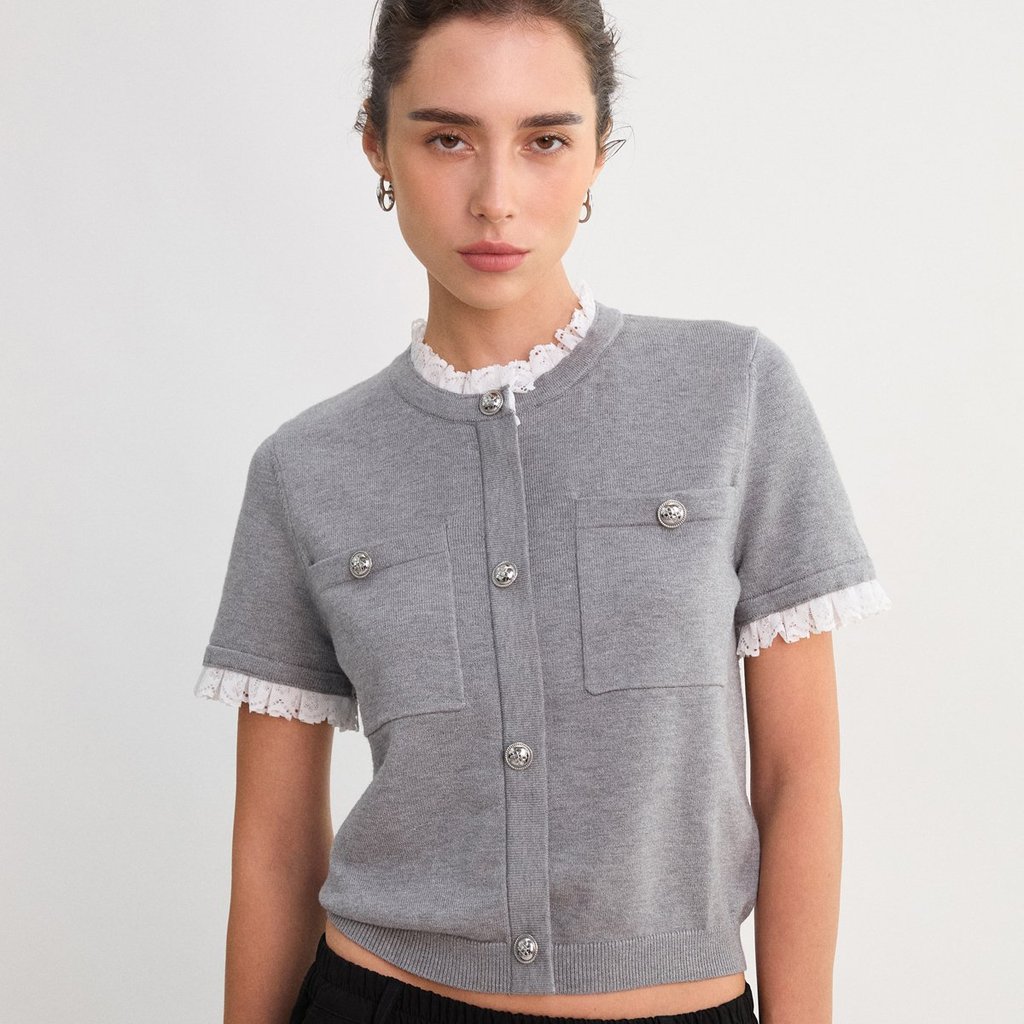 [Pomelo] เสื้อถักเข้ารูปดีเทลแต่งขอบลูกไม้ / Lace Trim Knit Top