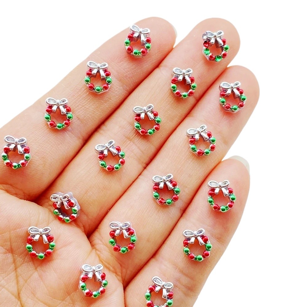 100 ชิ้นพวงหรีดคริสต์มาสเล็บโลหะ Charms Mini Bow พวงหรีด Rhinestones Stud 3D ตกแต่งเล็บ DIY อุปกรณ์แต่งเล็บ