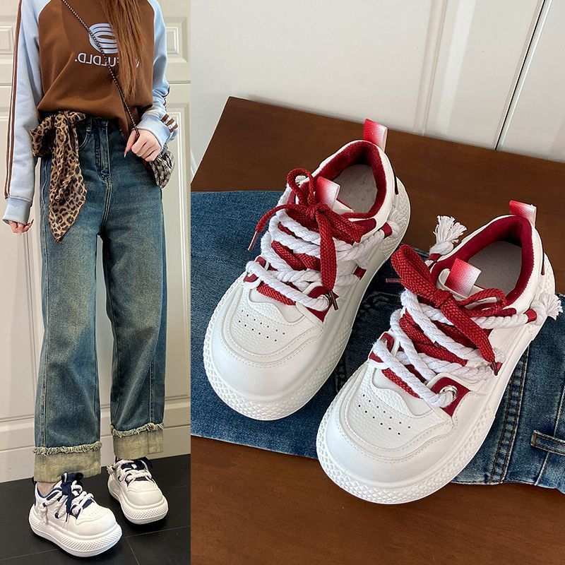 ไขมันน้อย Ding Chou น่ารัก Big Toe หนา Soled รองเท้าสีขาวผู้หญิง 2025 สไตล์ฤดูหนาว Warm กีฬา Casual 