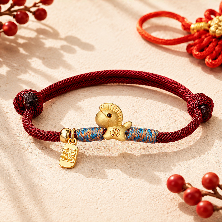 [พร้อมส่ง] สร้อยข้อมือสายแดง ลูกปัดหินทรายทอง ถักมือ สายปรับได้ สไตล์จีน เรียกทรัพย์ ฟรีกล่อง