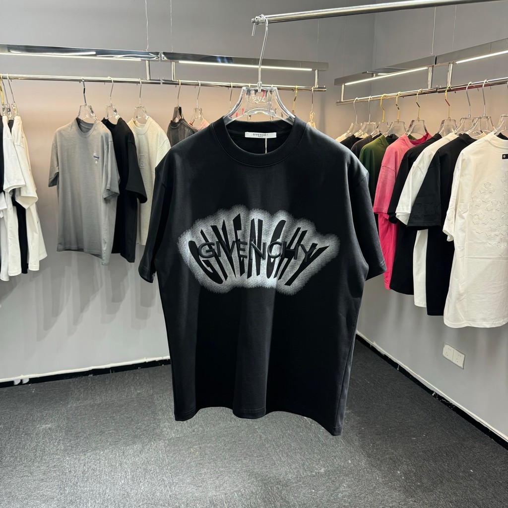 GIVENCHY/GIVENCHY/2026 คลาสสิกรอบคอแขนสั้นเสื้อยืดผู้ชายผู้หญิงสไตล์ใหม่พิมพ์เสื้อยืดพิมพ์ตัวอักษรหร
