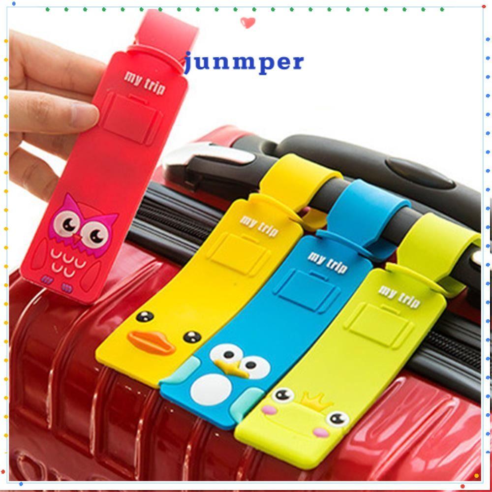 แท็กกระเป๋าการ์ตูน จุนเมอร์ อุปกรณ์เสริมกระเป๋าเป้สะพายหลัง สายรัดป้ายกระเป๋าเดินทางสไตล์การ์ตูนสีแดงนุ่มอุปกรณ์การเดินทางชื่อ รหัส ป้ายแต่