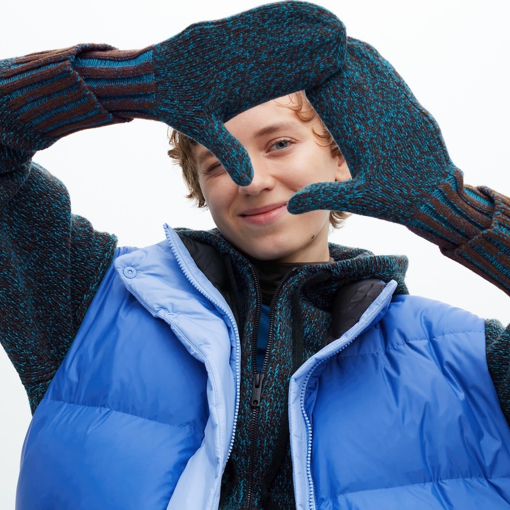 ถุงมือถักจากคอลเล็กชัน Uniqlo x MARNI สำหรับทุกเพศ