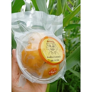ขนมเปี๊ยะไส้ถั่วไข่เค็มขนมดปี๊ยะบ้านคุณแป๊ว1กล่องมี8ลูกแป้งบางไส้แน่นมาก