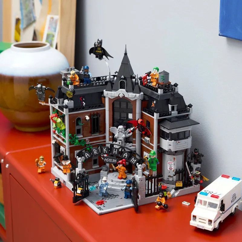 ใช้งานร่วมกับ Superhero Batman Arkham Crazy Hospital 76300 Boy ประกอบอาคารบล็อกของเล่นของขวัญ