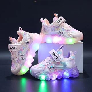 รองเท้าผ้าใบลำลองมีไฟ LED ผ้าตาข่ายระบายอากาศสีชมพูและสีม่วงสำหรับเด็กผู้หญิงเหมาะสำหรับเล่นกีฬา