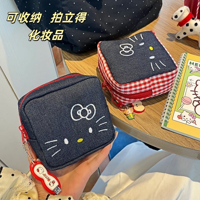 ปักกระเป๋าสี่เหลี่ยมเล็กกระเป๋าเครื่องสําอางป้าผ้าขนหนูกระเป๋ากล้องโพลารอยด์ที่เก็บการ์ตูนน่ารัก