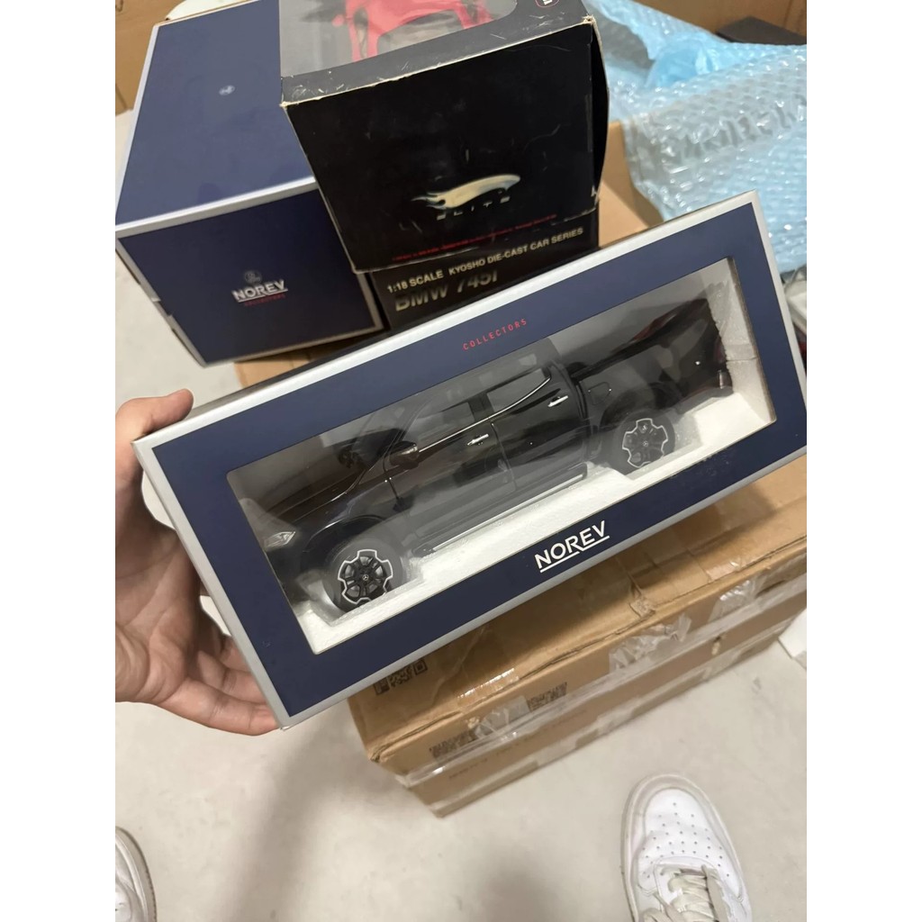 [สต๊อกพร้อมเดี่ยว] NOREV 1/18 Mercedes-Benz X-Klass รถกระบะรุ่นสีดํา ราคารับประกัน SF ที่ยังไม่ได้เป