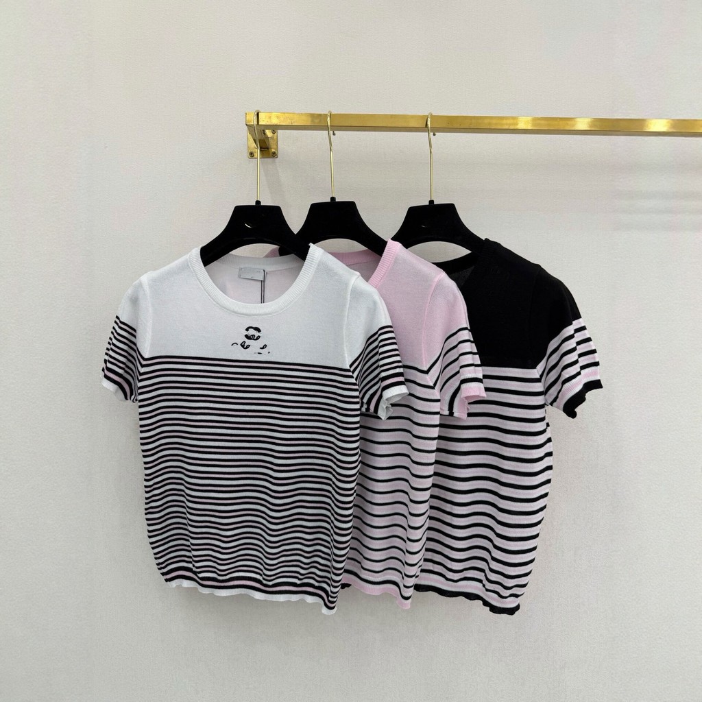 YV0N CC ** 26 ฤดูร้อนลายสีปิดกั้นรอบคอถักแขนสั้นผู้หญิง All-match Top Slimmer ดูแฟชั่น