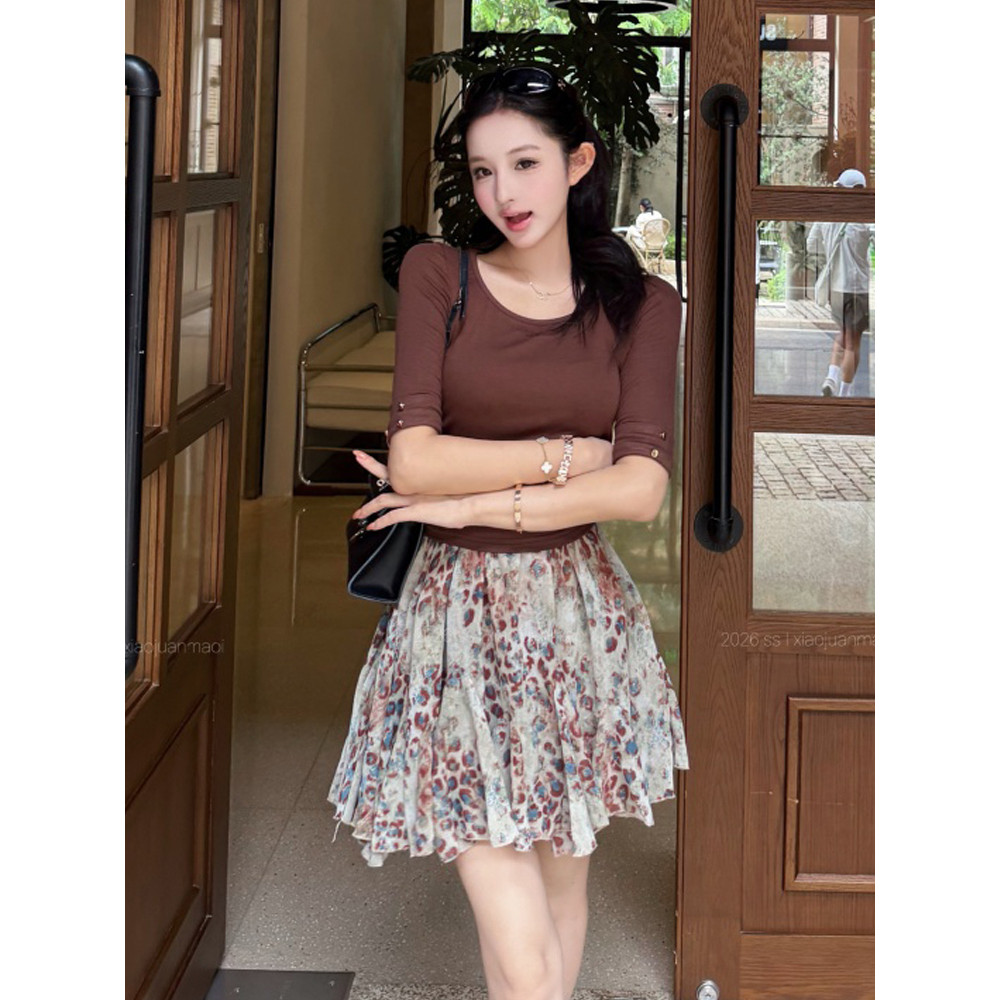 ที่ไม่ซ้ํากันสไตล์สาวร้อนเรียบง่ายรอบคอAll-match Slim-fit Slimmerดูเสื้อยืดกลางด้านบนIrr