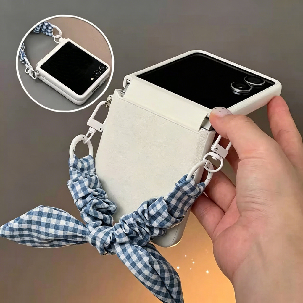 Ins Simple White Case พร้อมสายรัดข้อมือโบว์สําหรับ Samsung Galaxy Z Flip8 Z Flip7 Z Flip6 Z Flip5 สํ