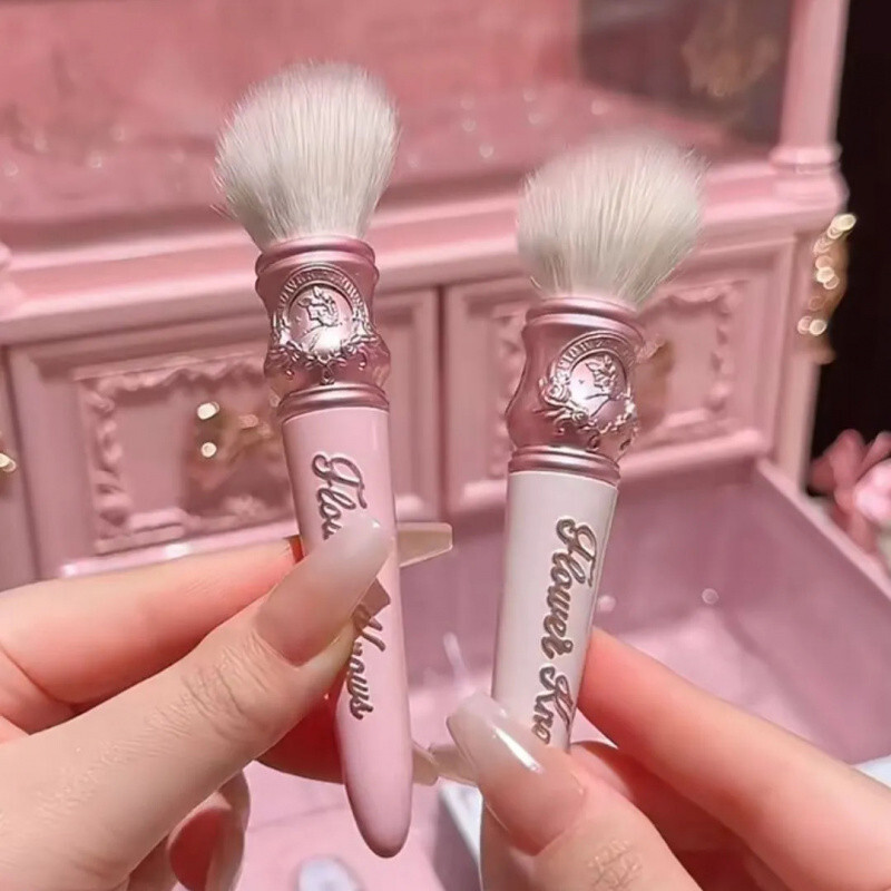 优品 Flower Knows Powder Blusher Brush Midsummer Night Powder Blusher Spot Color Brush Soft Wool Fluff