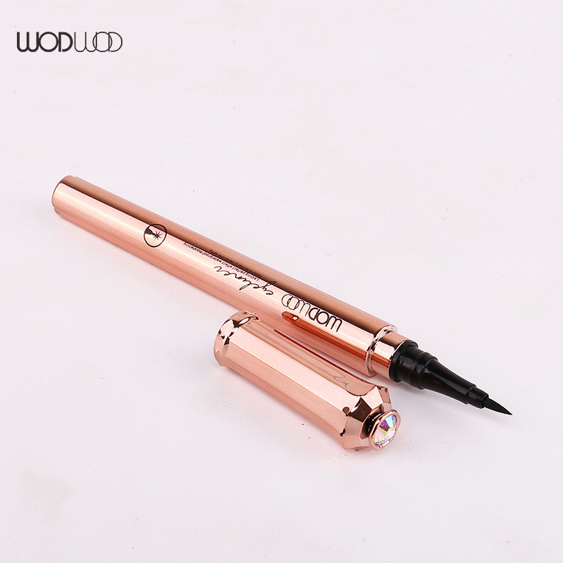 อายไลเนอร์ eyeliner WODWOD Eye Charm สีดําไม่เลอะง่าย