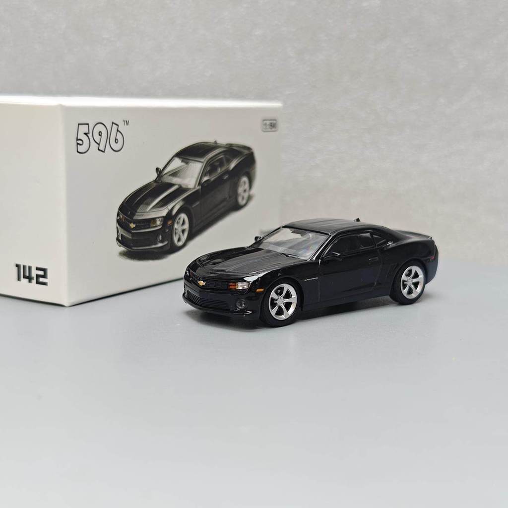 596 1: 64 Camaro Camaro-Camaro (สีดํา) 142 โมเดลรถอัลลอยของขวัญ