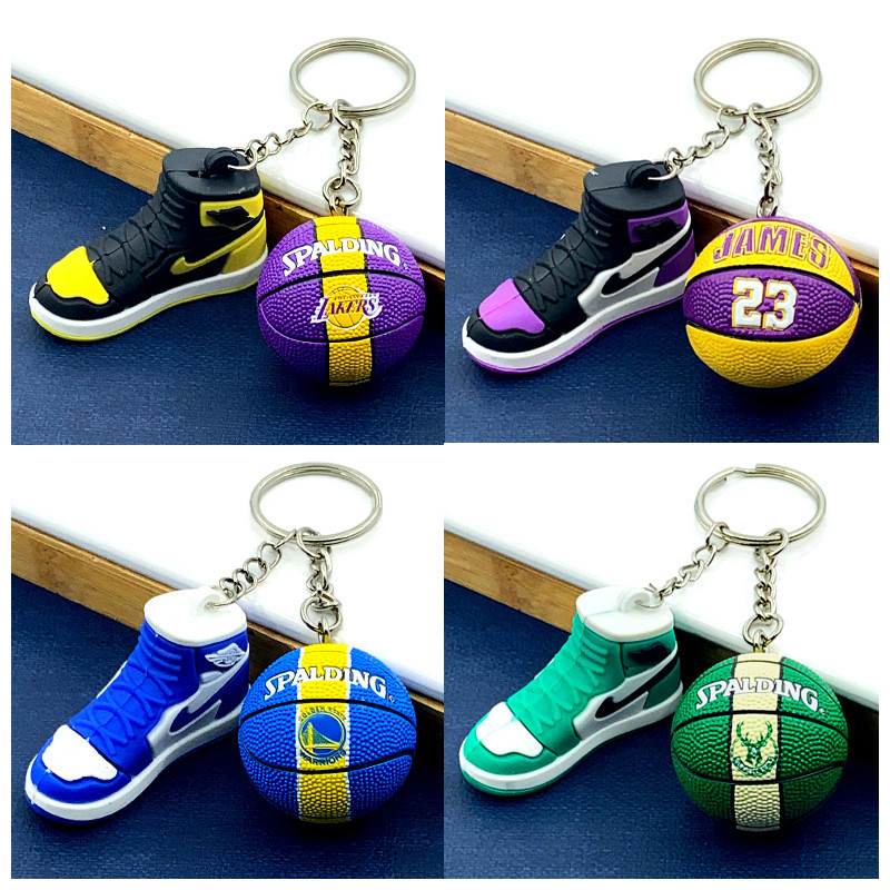 Bucks Lakers Warriors พวงกุญแจบาสเกตบอลอุปกรณ์เสริม Kobe James Curry รองเท้าผ้าใบรุ่นจี้พวงกุญแจของข