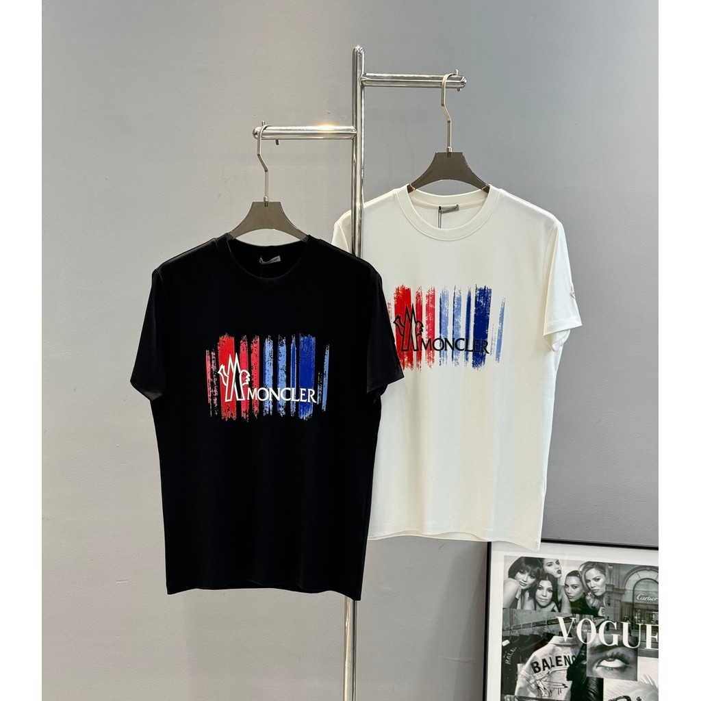 Moncler/Moncler 2026 คลาสสิกรอบคอแขนสั้นเสื้อยืดผู้ชายผู้หญิงสไตล์สบาย Breathable ธุรกิจสบายใหม่ร้อน