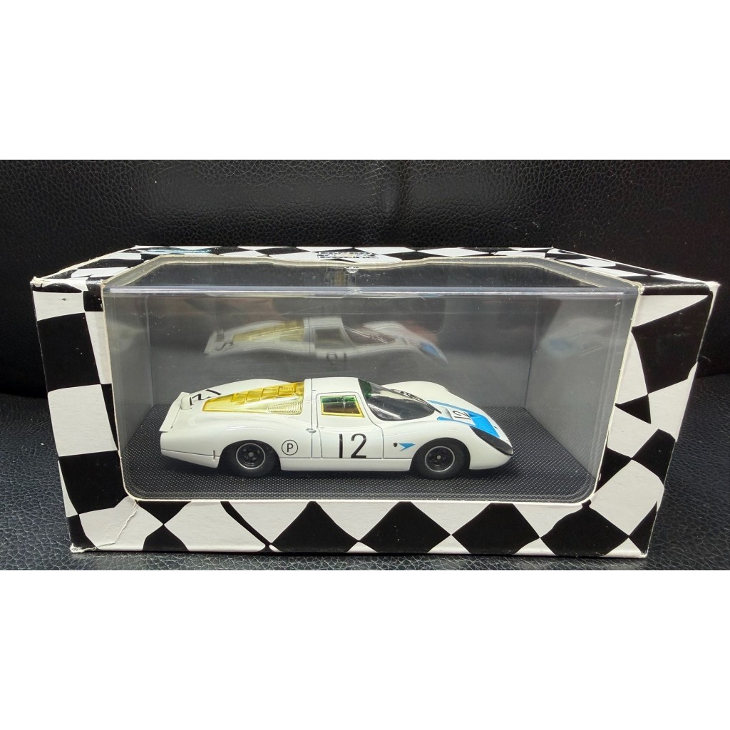 [สต๊อกพร้อม] EBBRO 1/43 Porsche 907 1967 รุ่น Hatch Racing พร้อมกล่องแสดงผลเดิม ตัวเครื่องสีขาวหางน้