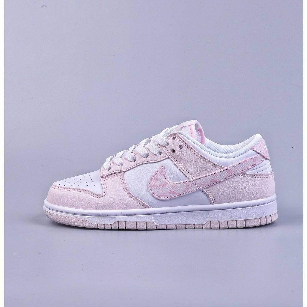 2023 ดีไซน์ใหม่ SB DUNK Low "Pink Paisley" รองเท้าผู้หญิง 099P