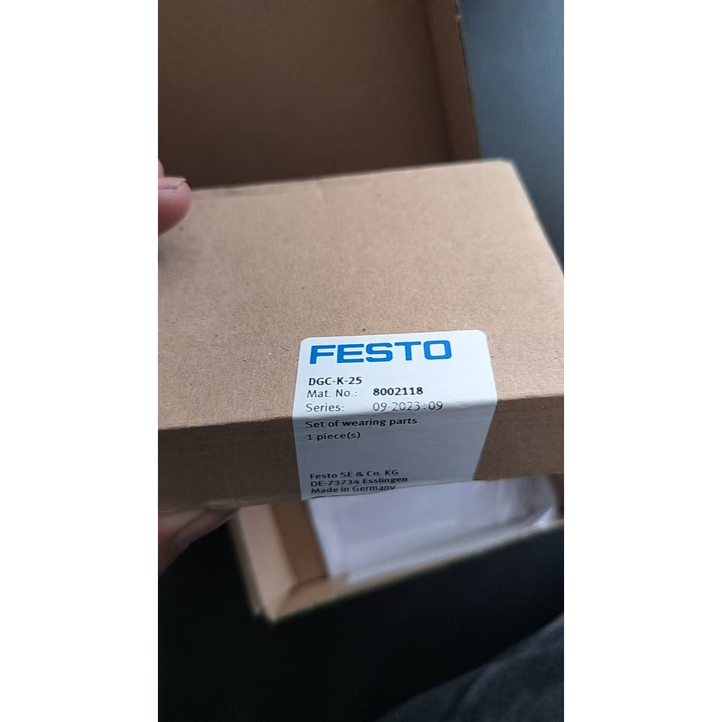 FESTO FESTO ชุดซ่อมกระบอกไร้ก้าน DGC-K-25 8002118 สต็อกพร้อมส่งใหม่เอี่ยม