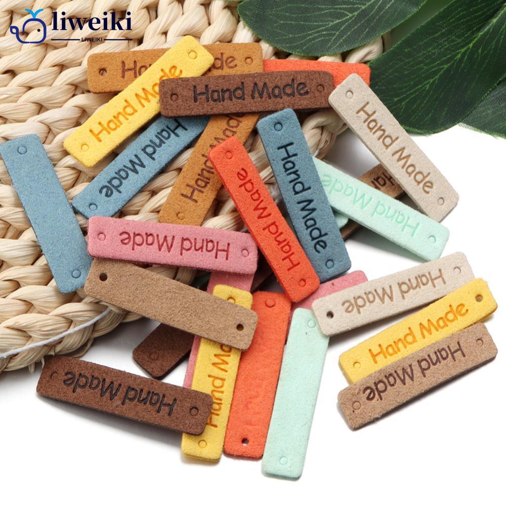 LIWEKI 20 ชิ้นป้ายทําด้วยมือรูปสี่เหลี่ยมผืนผ้านูนแท็ก 2 หลุมเย็บ DIY Craft สําหรับเสื้อผ้ากางเกงยีน