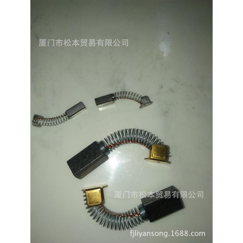 แปรงถ่านมอเตอร์ซันโยรุ่น M818T-031   แปรงถ่านมอเตอร์โกทรุ่น T818T-036   แปรงถ่าน SANYO DEMKI