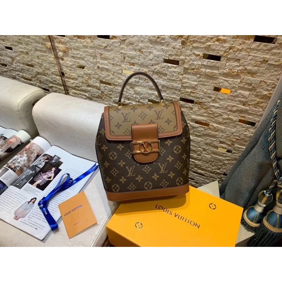 M45142 กระเป๋า Daphne กระเป๋าเป้สะพายหลัง WOC