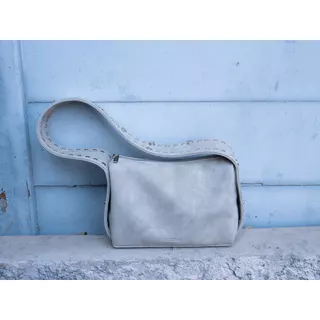 Piccoro - The Rivet Heart Bag กระเป๋าถือหนังวีแกนตอกหมุด