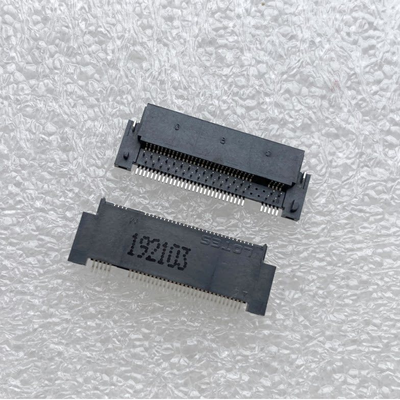 1pcs LOTES APCI0172-P001A NGFF Slot Hard Disk Interface Socket Countersunk Board M.2 Socket 4+5 Pins