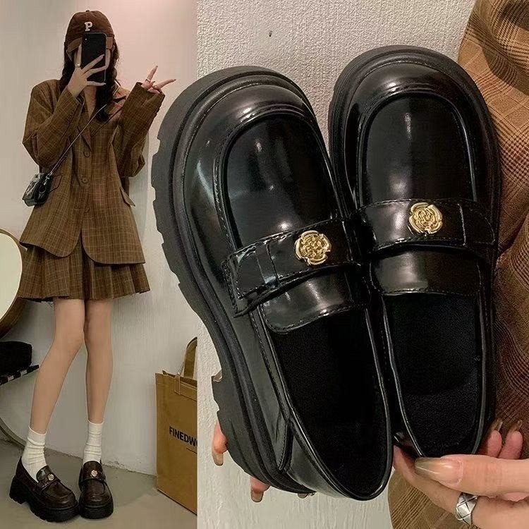 รองเท้าโลฟเฟอร์หัวกลม พื้นหนาหนังนิ่ม ใส่สบาย สไตล์อังกฤษ น้ำหนักเบาและทันสมัย รองเท้าแพลตฟอร์มแฟชั่น