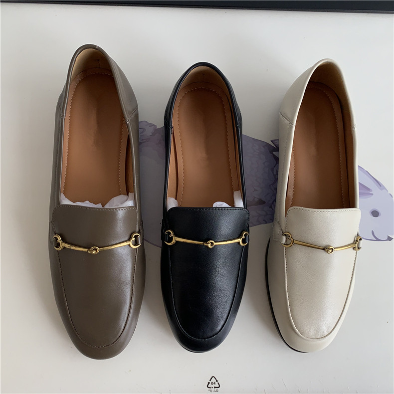 แมว598 ร้อย ~ T กับ Mules ปากตื้นส้นต่ํารอบ Toe Cowhide รองเท้าโลฟเฟอร์หนังแท้โลหะตกแต่งรองเท้าผู้หญ