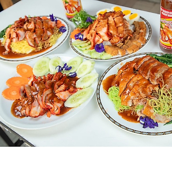 น้ำราดข้าวหมูแดง ธ ธง  ราดข้าวหมูแดง บะหมีหมูแดง  อร่อยง่ายๆ ได้หลายเมนู ขนาด 500 กรัม