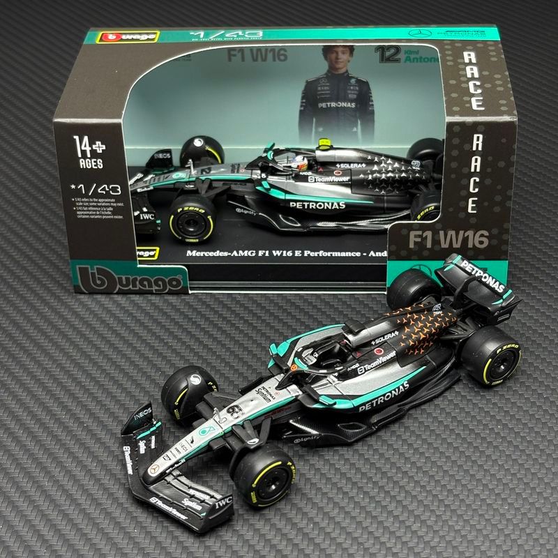 ระหว่างระหว่างรุ่น Mercedes-Benz F1 Racing British W16W17 Formula Car Russell Anton Innerli