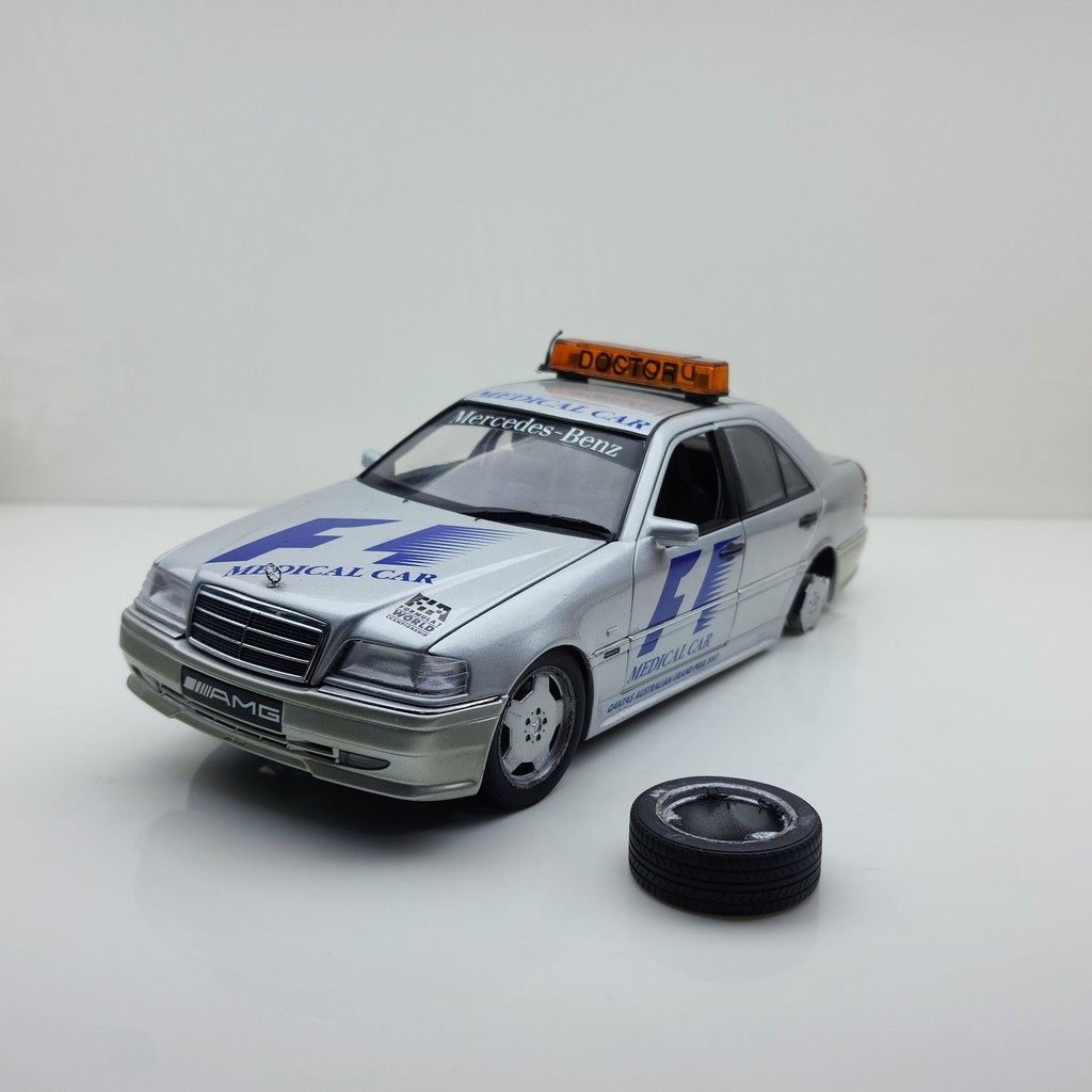 UT1: 18 Mercedes-Benz C36 AMG F1 รถทางการแพทย์