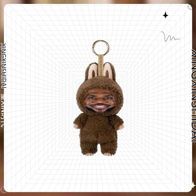 Layeye Kanye Concert Merchanted labubu ตุ๊กตา Kanye รุ่นจี้สไตล์เดียวกันพวงกุญแจสนับสนุนจี้ l