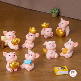 แก๊งหมูถือเงิน [ เซต 8 ชิ้น ] ตุ๊กตาจิ๋ว โมเดลจิ๋ว แต่งสวน