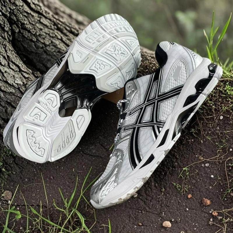 รองเท้าผ้าใบวิ่ง GEL-NIMBUS 10.1 สไตล์คลาสสิก