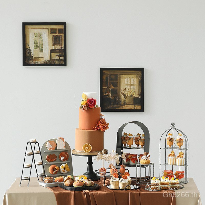 Tea Break ตารางขนมงานแต่งงานถาดเงิน KBQ1 Retro เค้กตกแต่งขนมขบเคี้ยวขาตั้งจอแสดงผลสไตล์ยุโรป PS1G