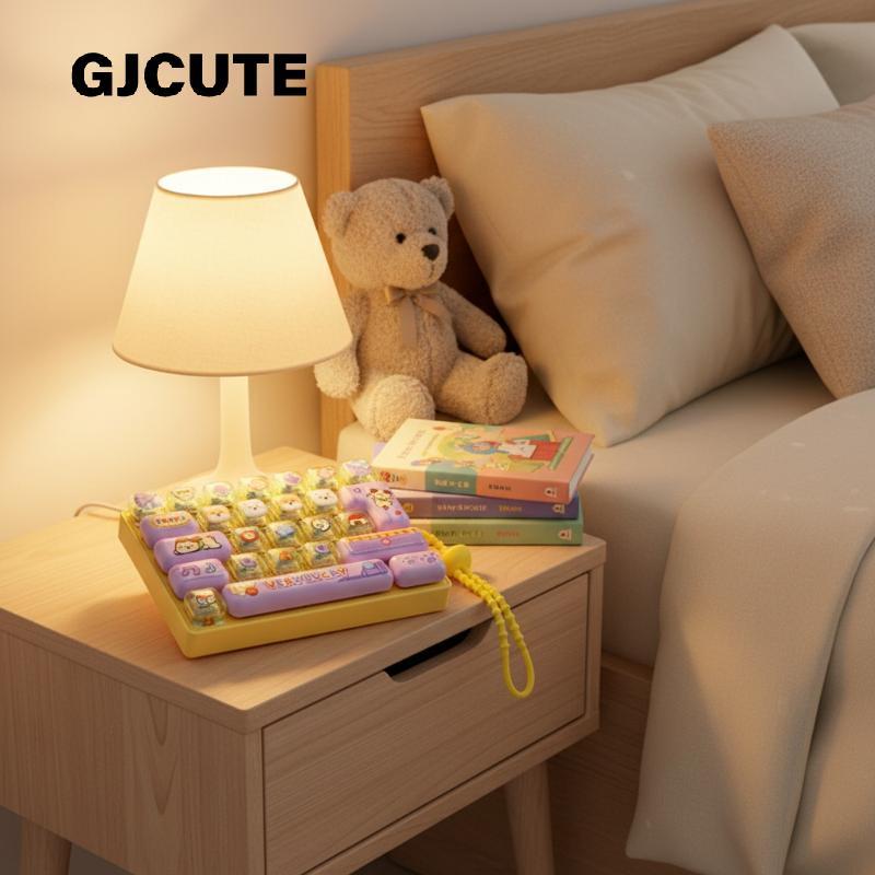 GJCUTE Mini 26-Key ความเครียดบรรเทาพวงกุญแจสร้างสรรค์น่ารัก Fidget ของเล่นกระเป๋า Charm จี้สําหรับเด็กวัยรุ่น Stoing Stuffer ของขวัญ WTD