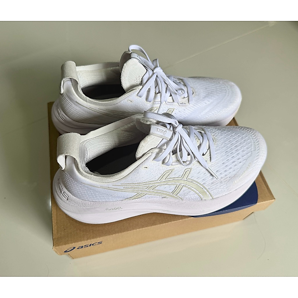 ส่งต่อ ASICS GEL-Nimbus 27 Size 40.5 EU